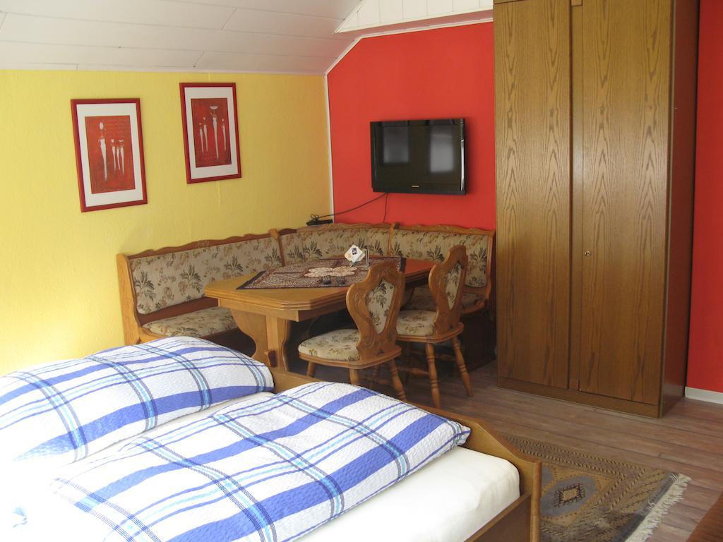 Pension & Apartments Linkemuehle Niederfell Rum bild